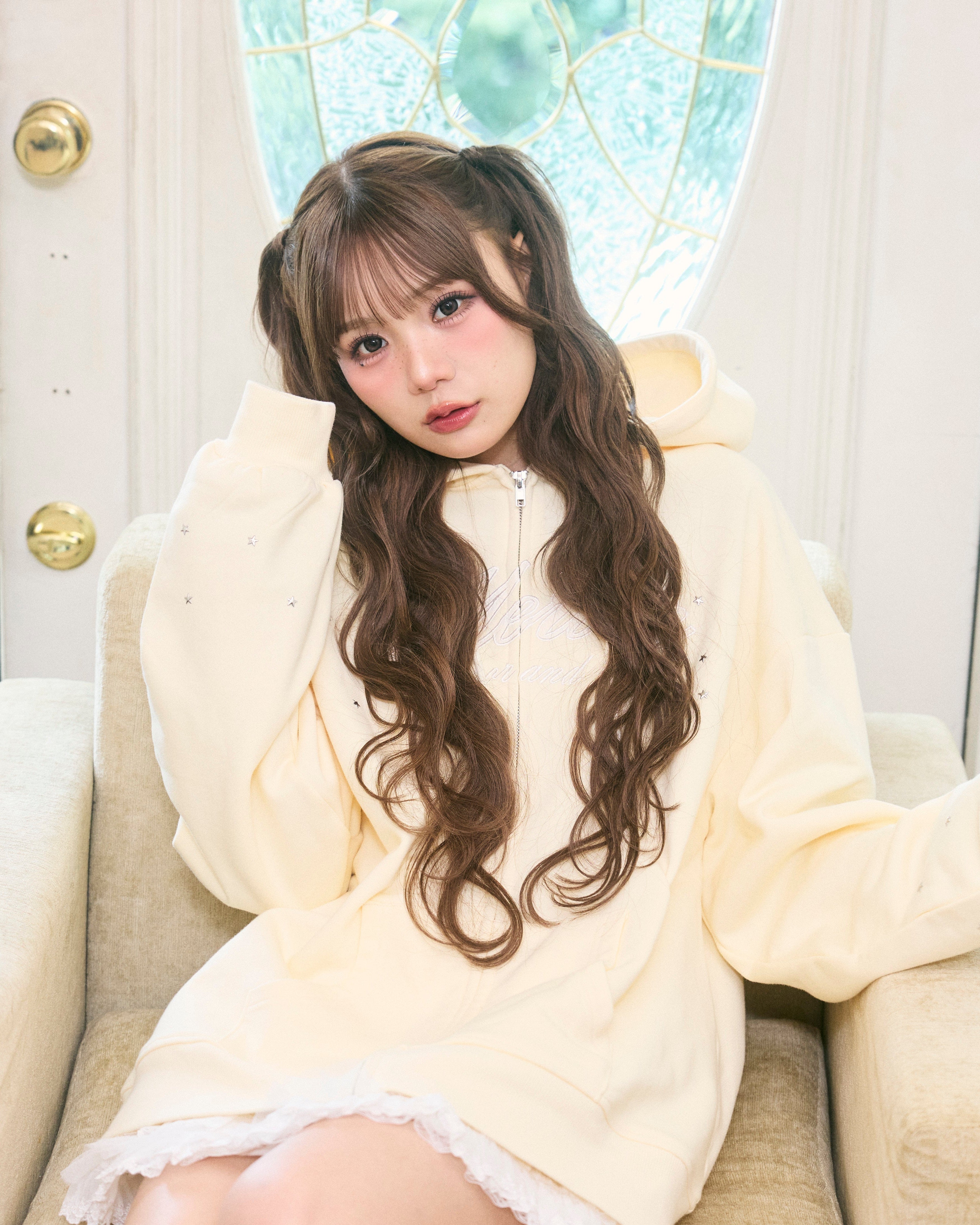 lace logo zipup hoodie