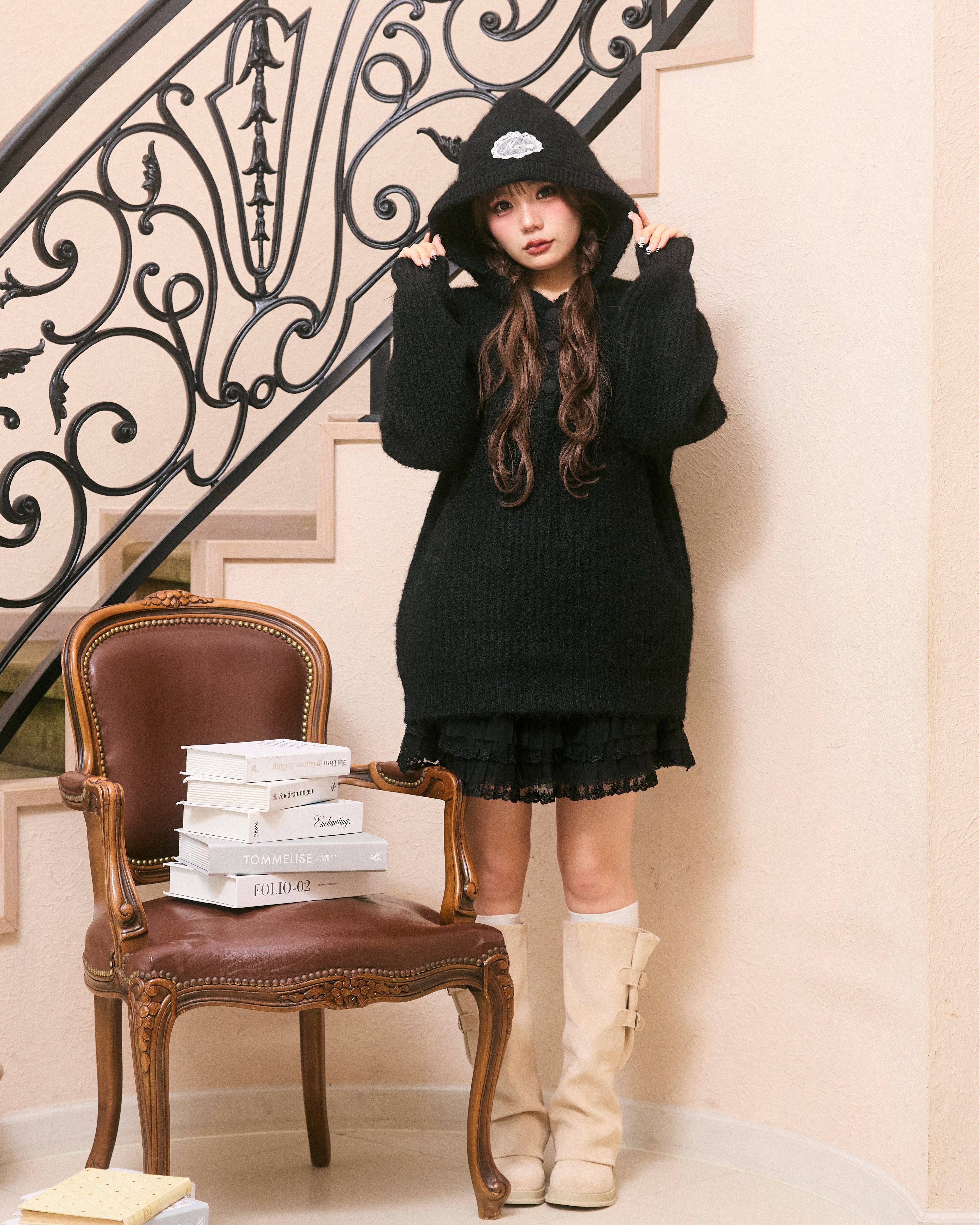 lace tag knit hoodie