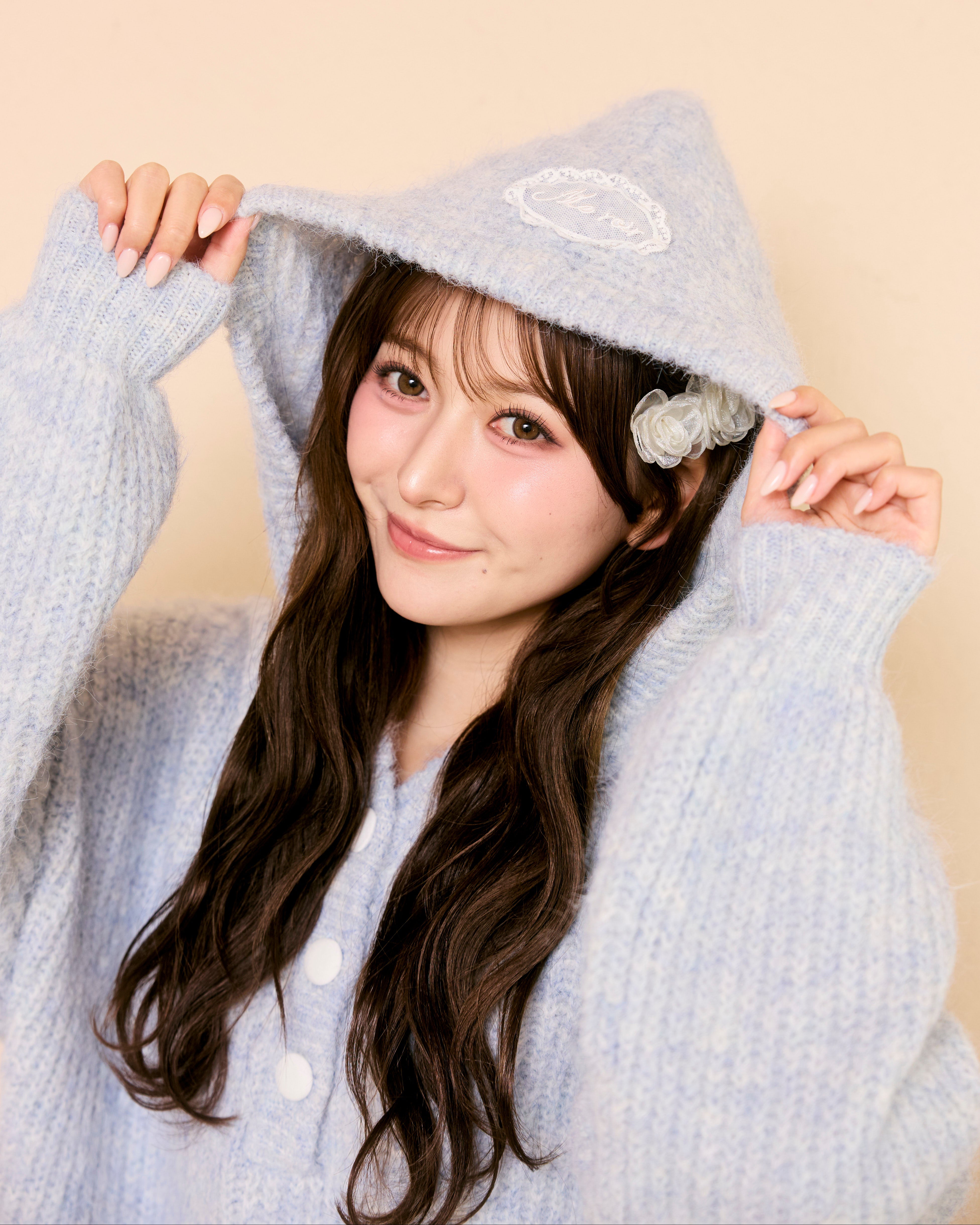 lace tag knit hoodie