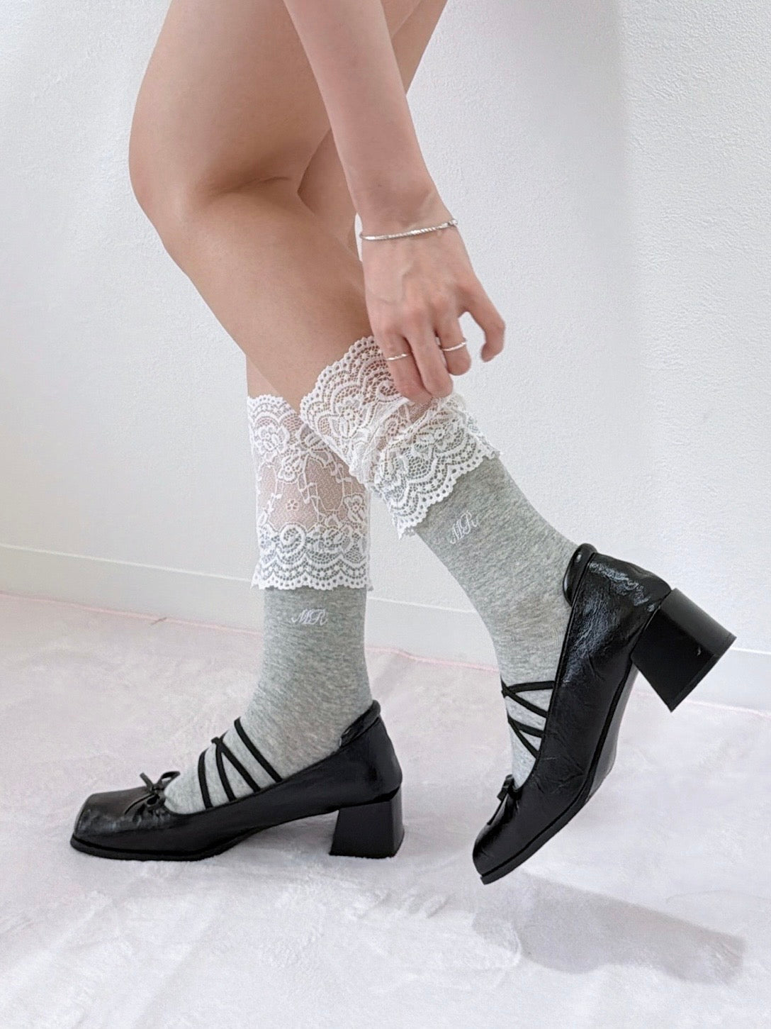 logo embroidered lace socks