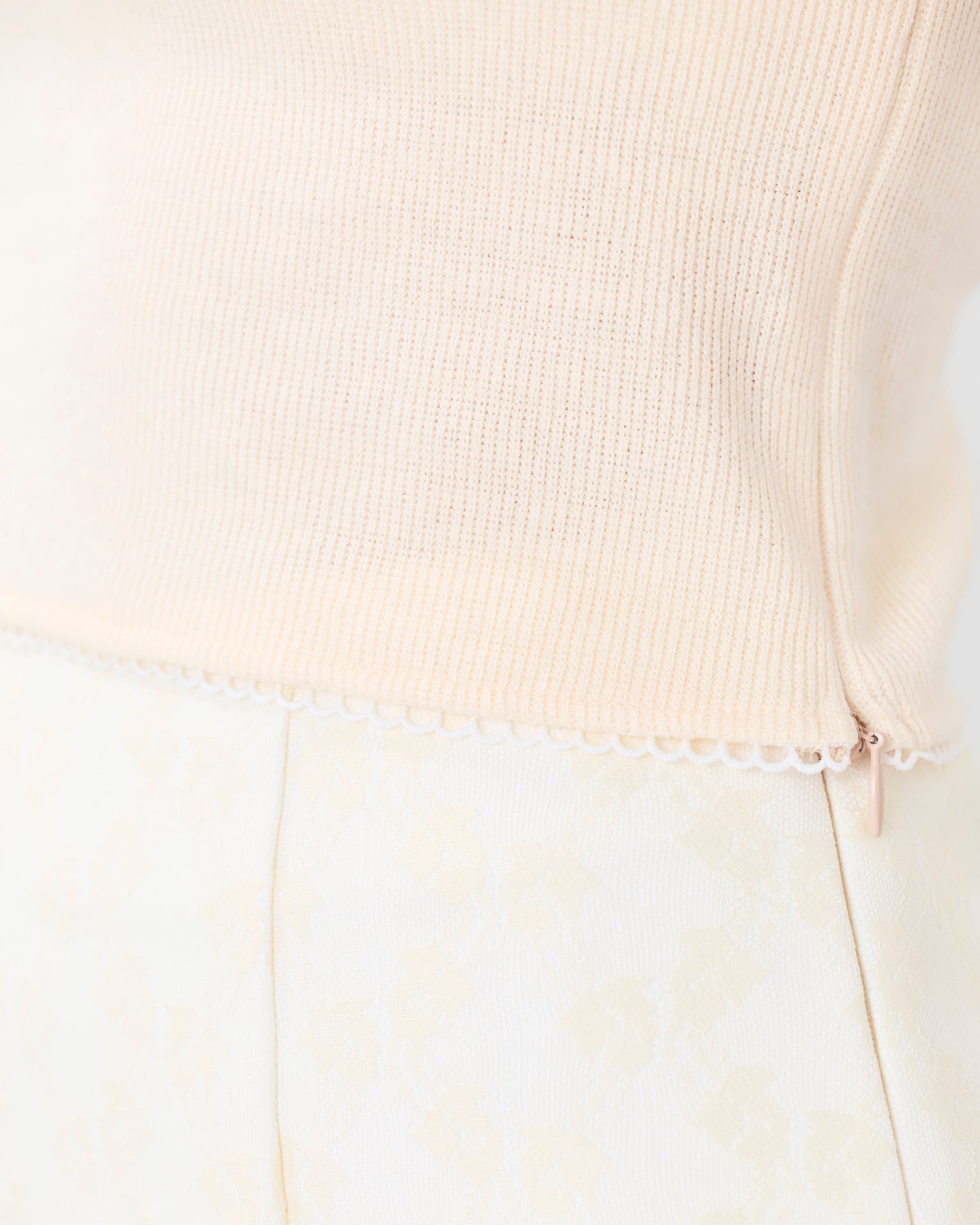 marine round collar knit tops