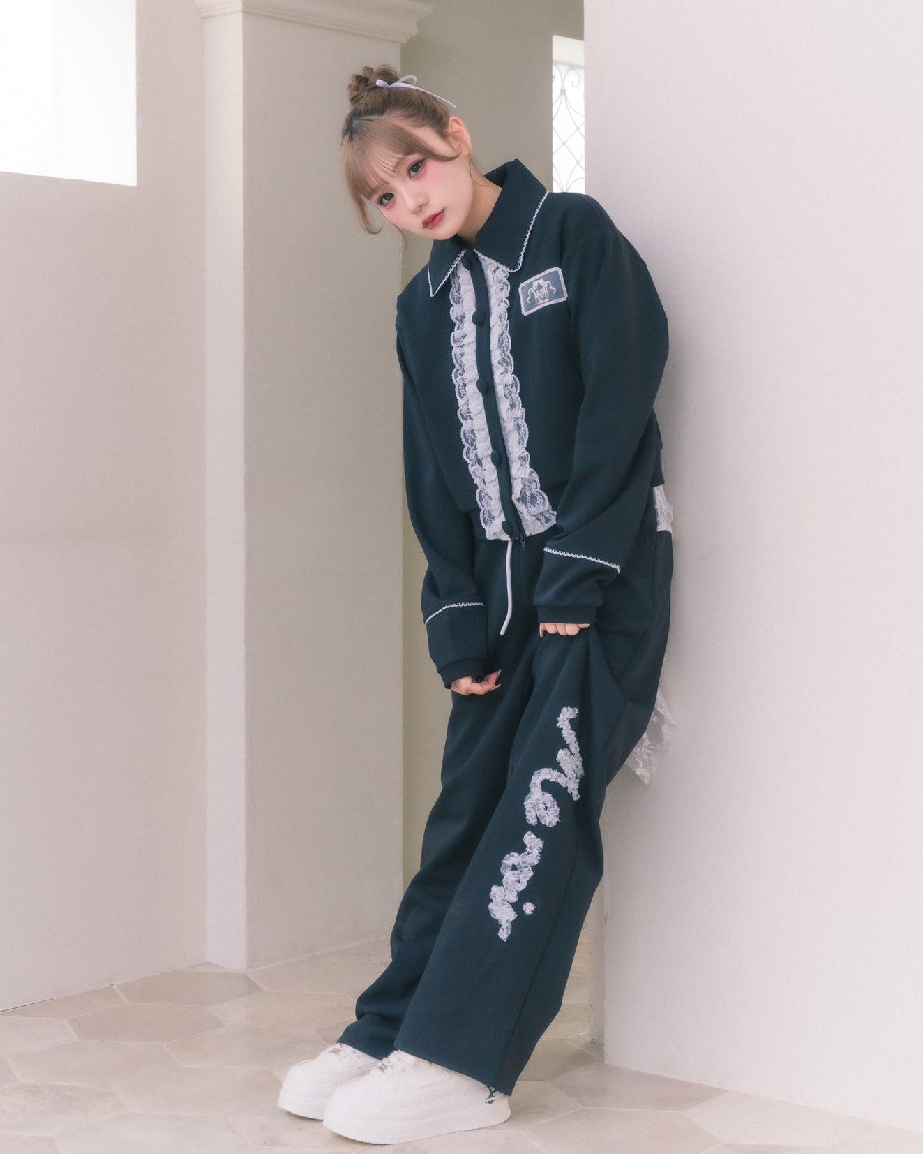 girly french lace zipup