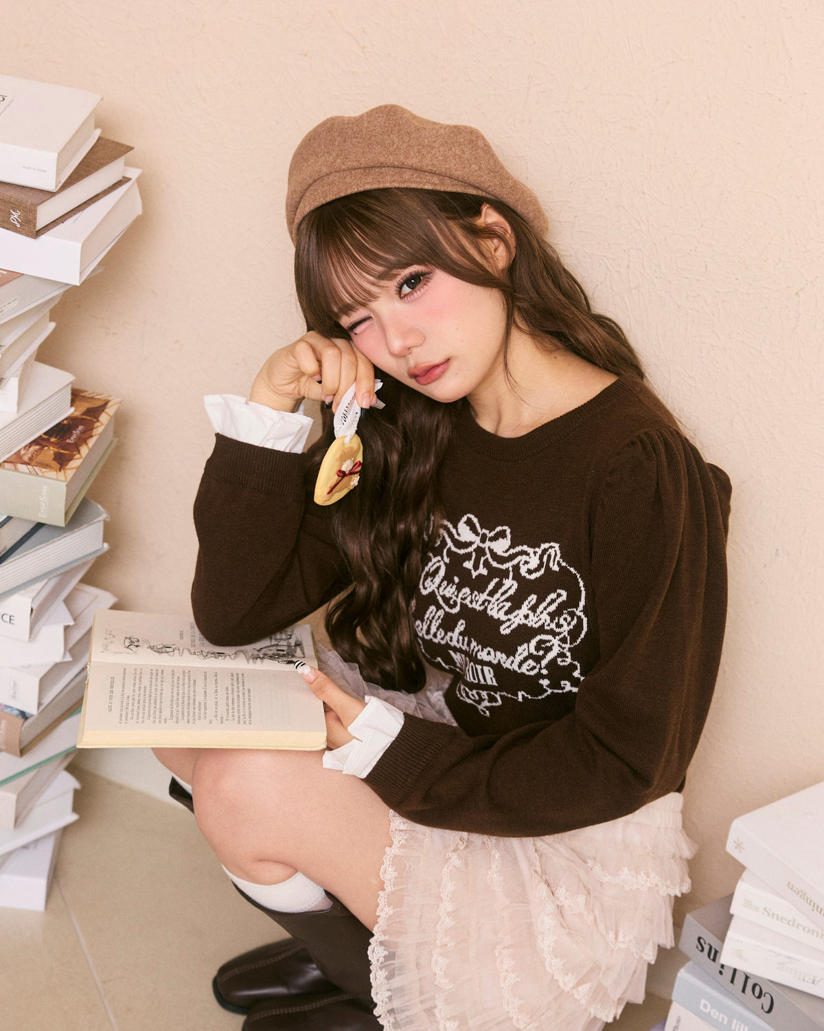 message logo knit tops