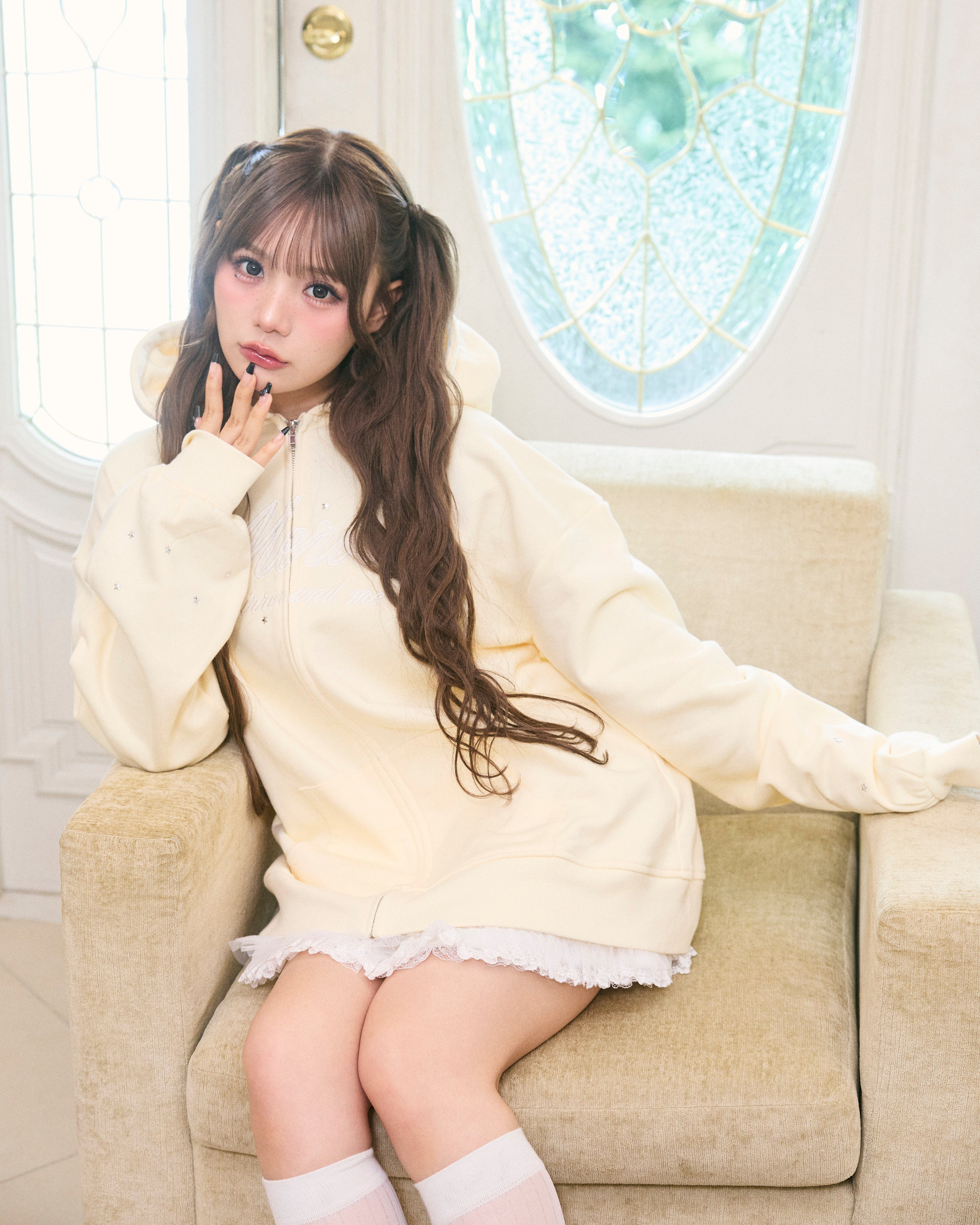 lace logo zipup hoodie