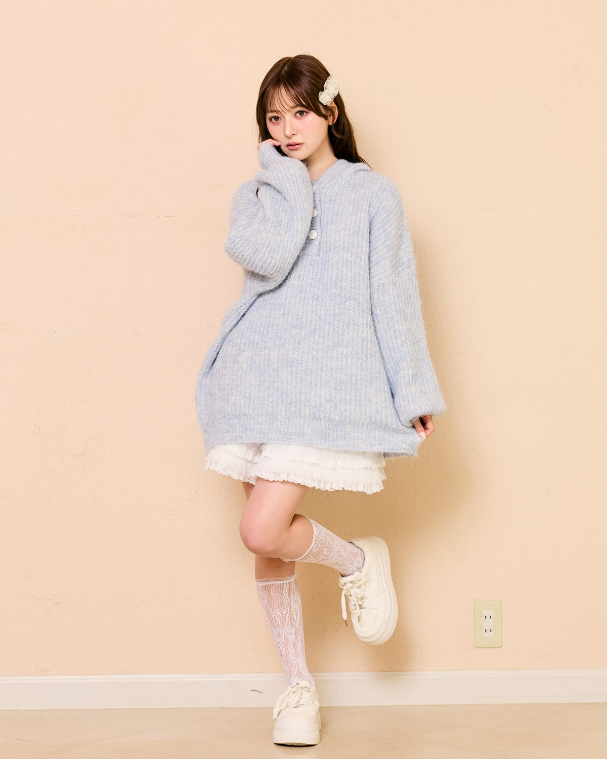 lace tag knit hoodie