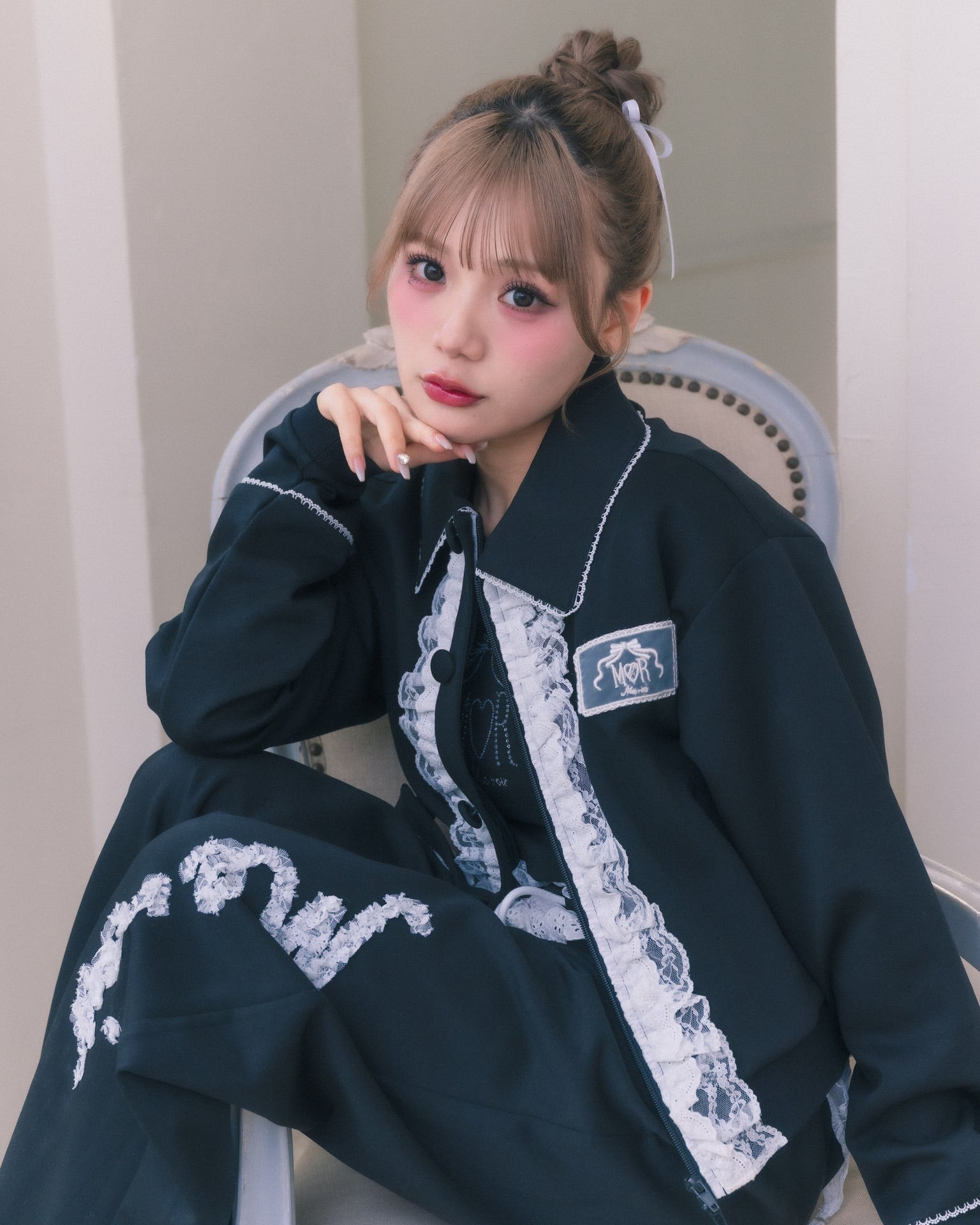 girly french lace zipup