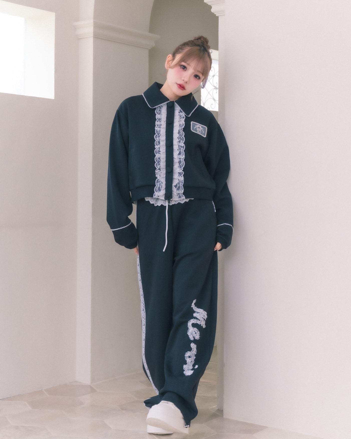 girly french lace zipup